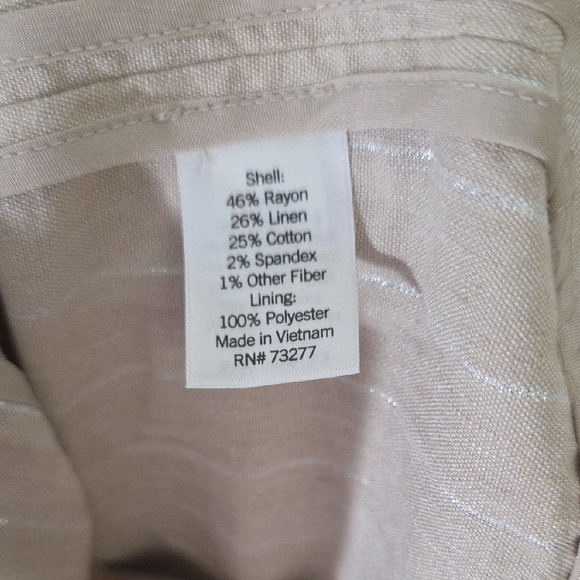 LC Lauren Conrad Silver and Cream Blazer with Tailored Silhouette - Picture 3 of 6